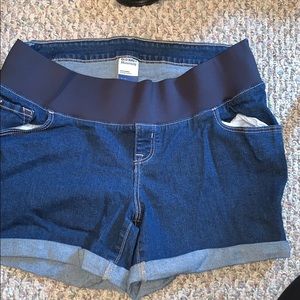 Old Navy Maternity shorts